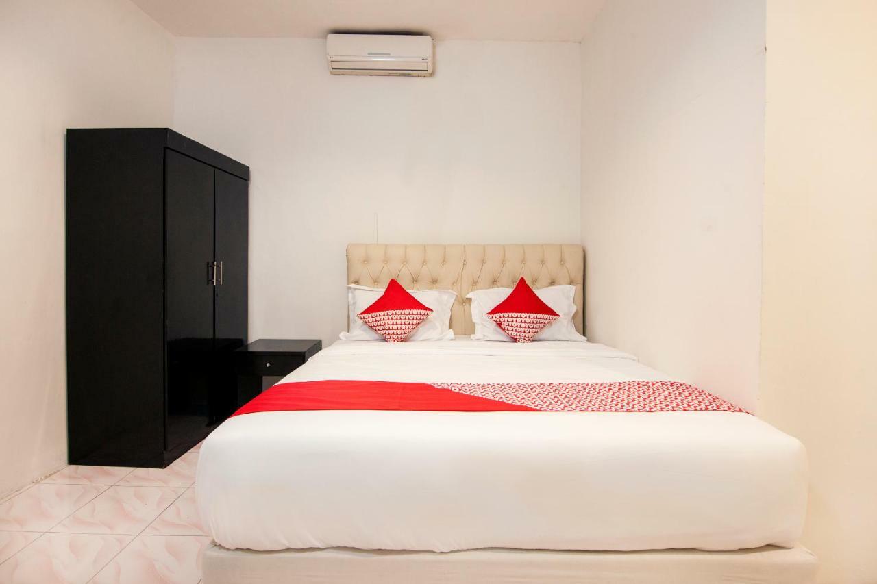 Oyo 529 Hotel Paninda Medan Bagian luar foto