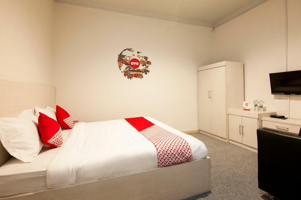 Oyo 529 Hotel Paninda Medan Bagian luar foto